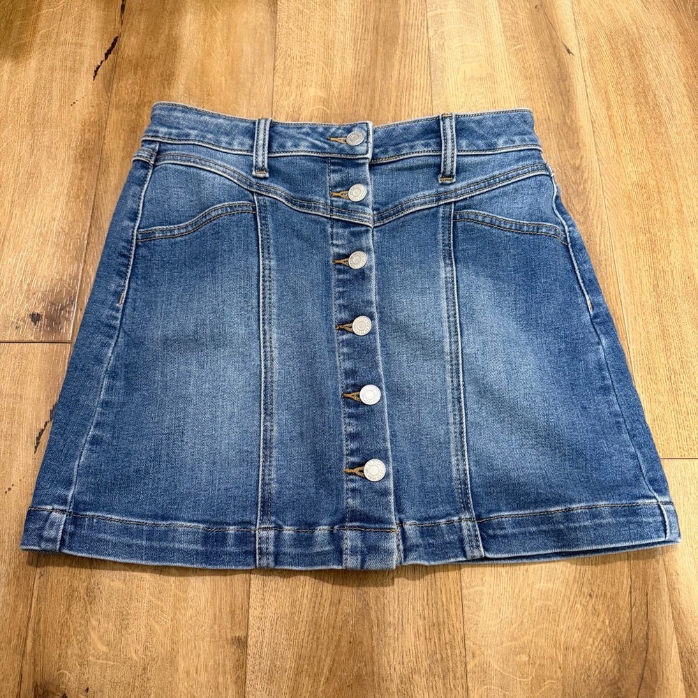 Sneak Peek Blue Denim Buttoned Skirt Size Small - Picture 3 of 14